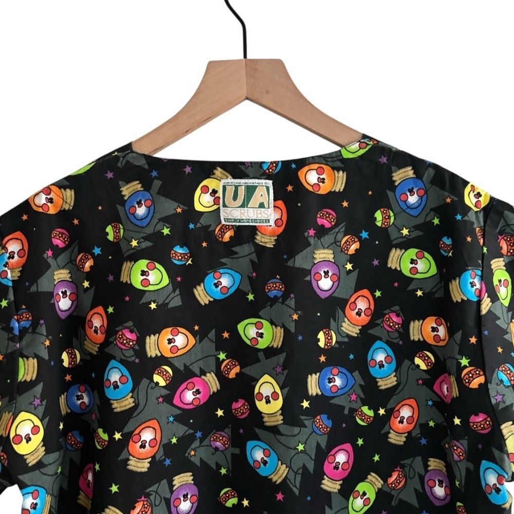 UA Christmas Light Bulbs V-Neck Scrub Top Women’s Size Small - Picture 9 of 13